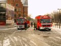 Einsatz BF Koeln Treibstoff auffangen Koeln Rheinauhafen P034